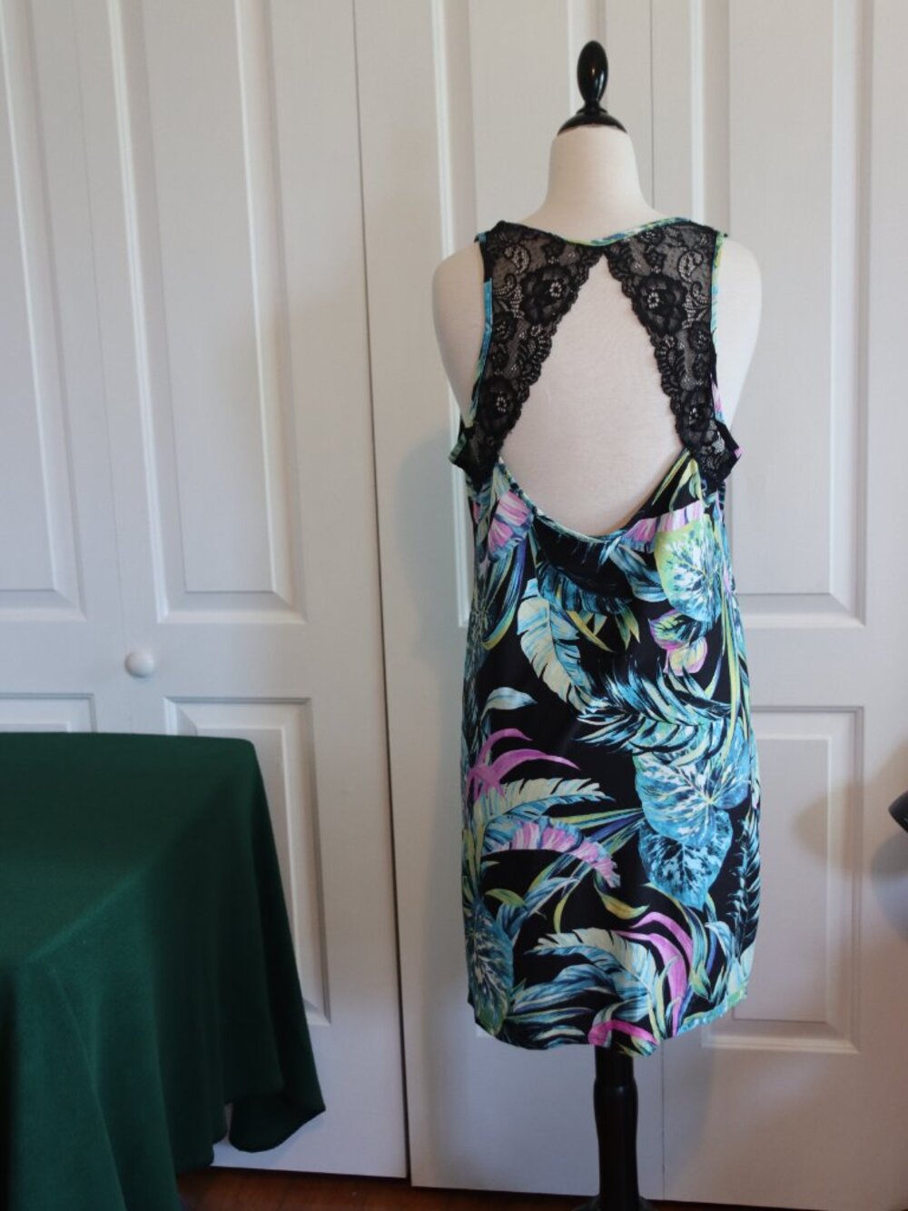 Secret Treasures Brushed Knit Chemise/Sleep Gown Lacy Keyhole Back Size Large - Picture 4 of 9